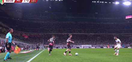 关于AC米兰训练开放日，今晚迎来里程碑引欢呼，德甲在即，轮换策略成焦点的信息