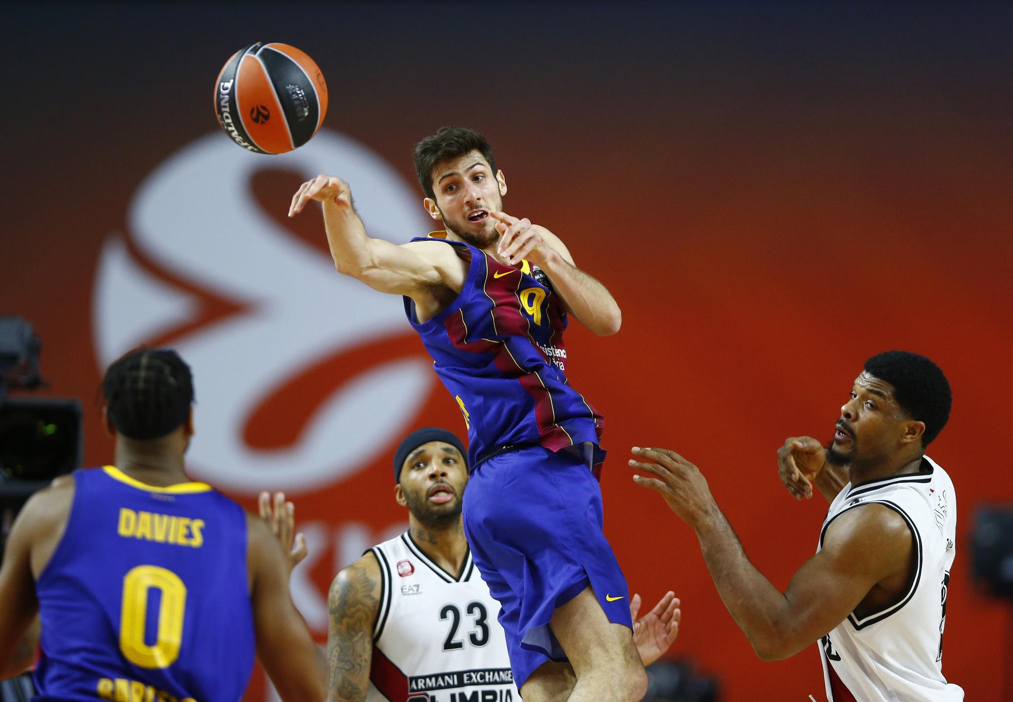 HTH sports-AC米兰训练开放日；今晚遗憾出局引欢呼；欧篮联在即；心理建设被强调-HTH sports