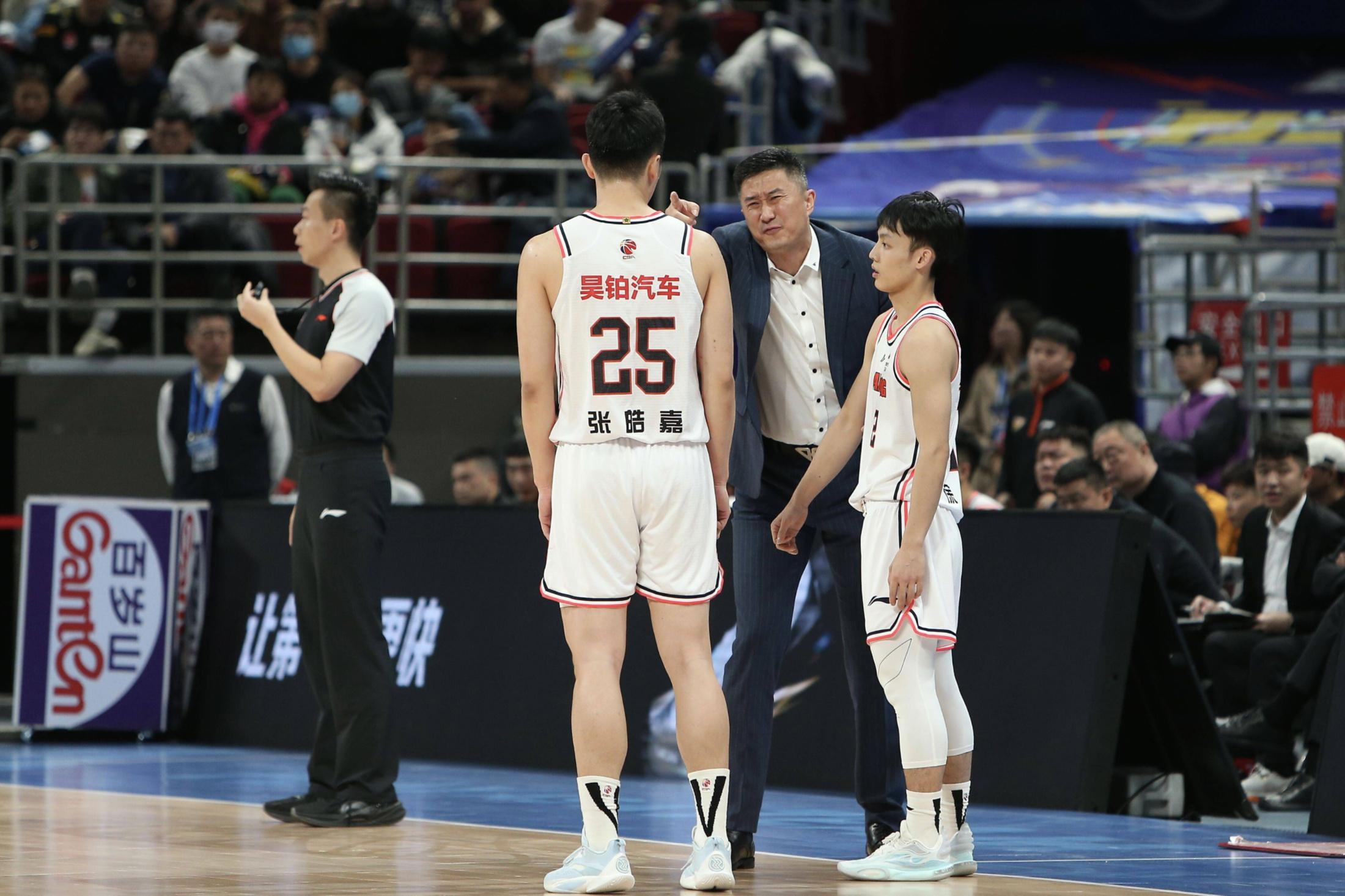 包含CBA常规赛加时末段再迎强敌;广东宏远复出首秀;主帅态度——悬念犹存;身体对抗强度拉满的词条 包含CBA常规赛加时末段再迎强敌;广东宏远复出首秀;主帅态度——悬念犹存;身体对抗强度拉满的词条